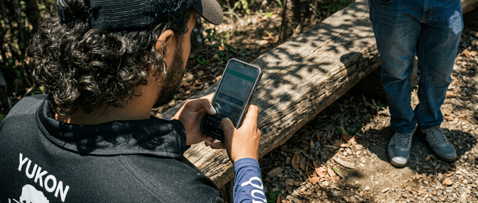 Field rep confirming a payment from their phone